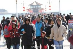  春节期间全国各大景区再现“人从众”现象