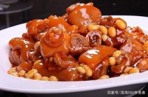 秋季必备炖菜：胡萝卜番茄牛腩、酸菜五花肉、黄豆猪蹄，美味又滋补！