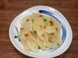 冬季滋补美食：简单美味腌萝卜干