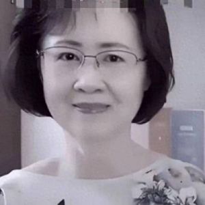 琼瑶之子陈中维：目睹母亲与继父的坎坷爱情