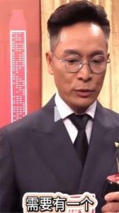 郭晋安16岁儿子曝光，父子魅力十足，前妻签约经纪人再遭质疑