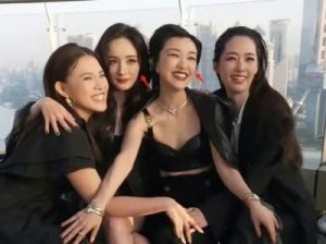 时代姐妹花：杨幂红遍全城，郭碧婷嫁入豪门，谢依霖却面临失业